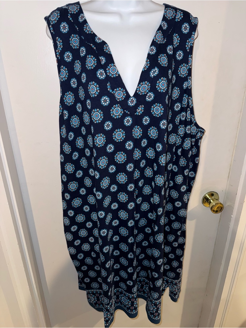 Lands' End Navy Blue Sleeveless V-Neck Floral Medallion Dress/ Cover Up dress 3X